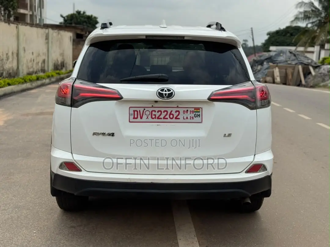 Toyota RAV4 LE AWD (2.5L 4cyl 6A) 2017 White