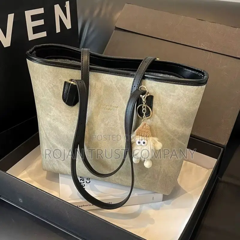 Fashionable Tote Bag