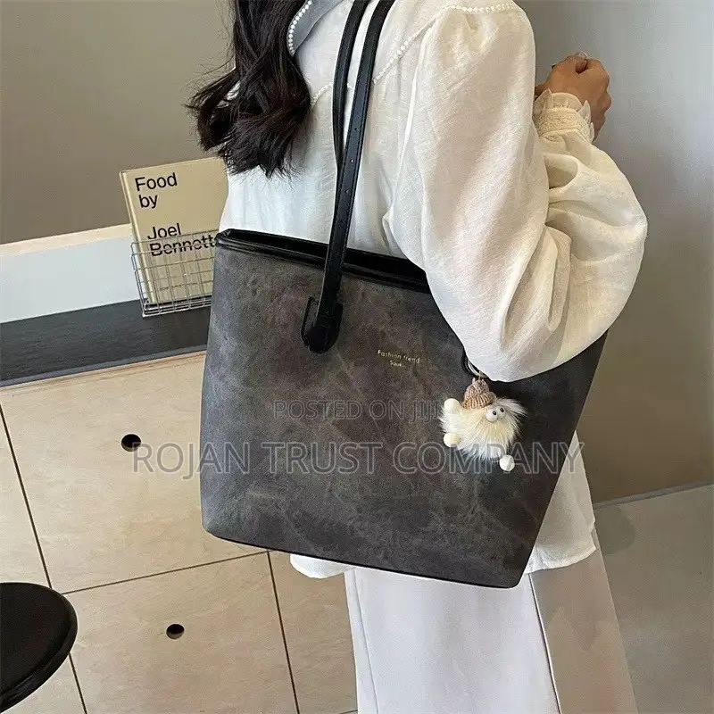 Fashionable Tote Bag