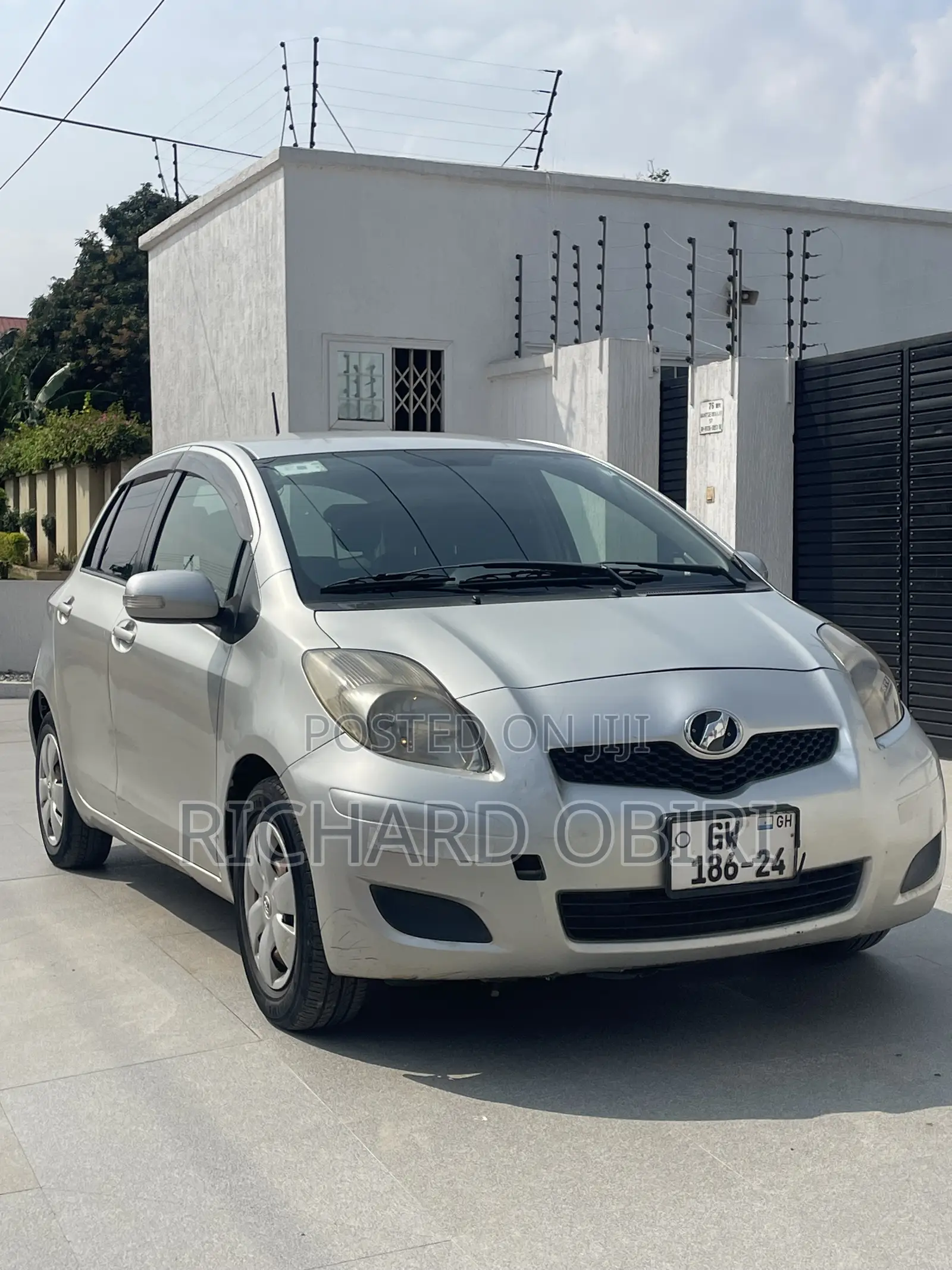 Toyota Vitz 1.3 AWD 5dr 2010 Silver