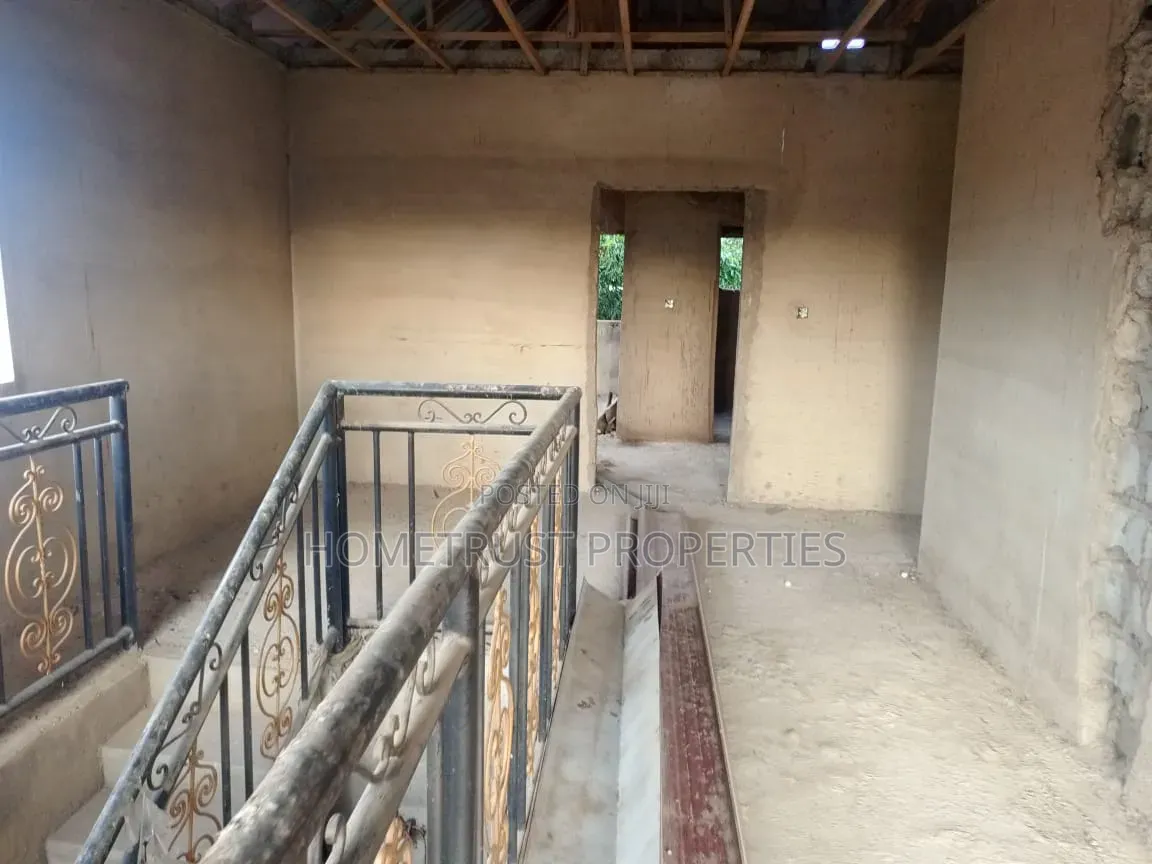4bdrm Duplex in Amasaman Ashaleja for sale