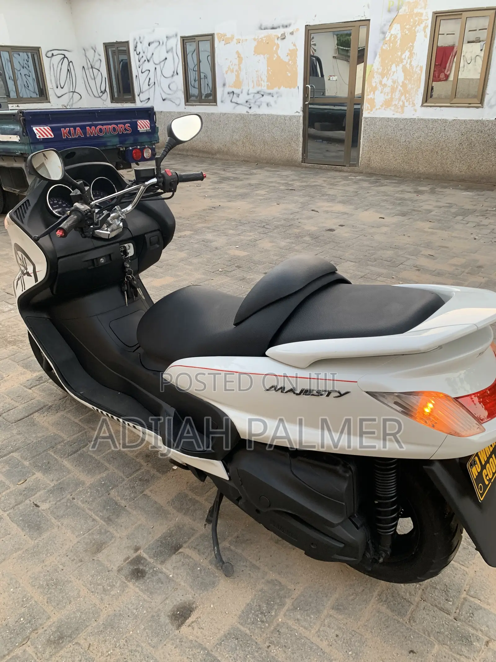 Yamaha Majesty 2024 White