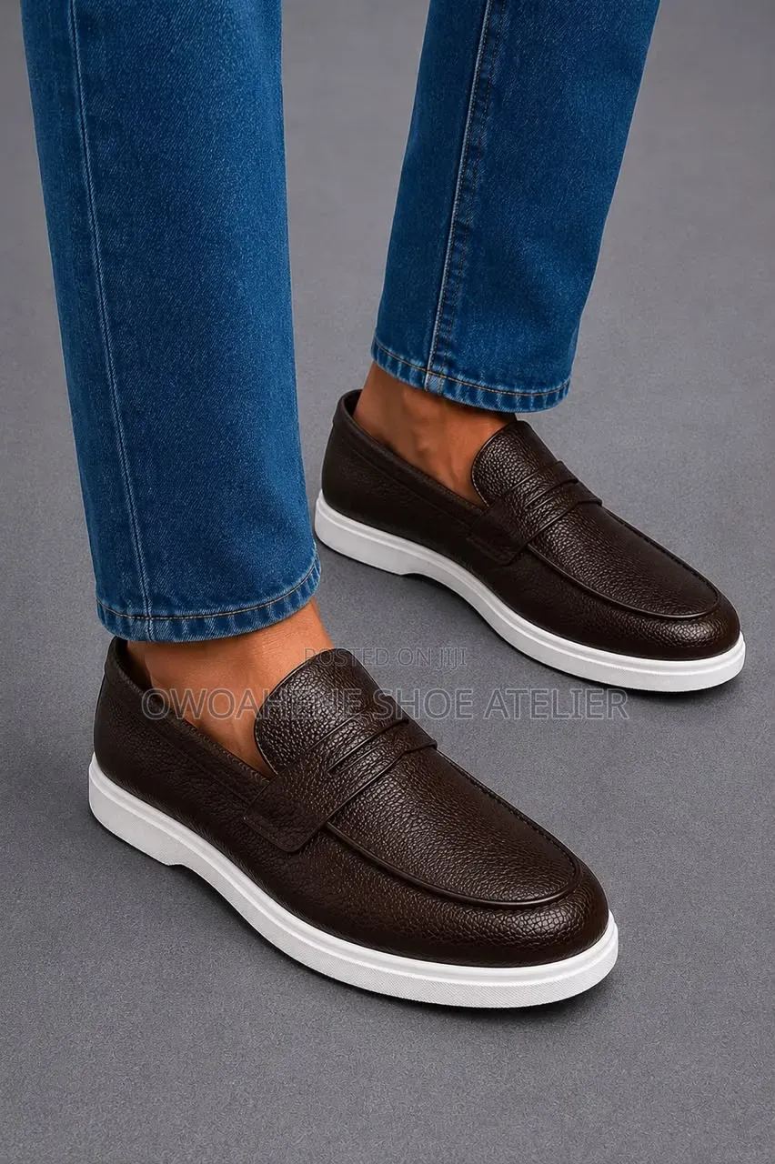 Brown Pebble-Grain Leather Penny Loafers With a Contrasting
