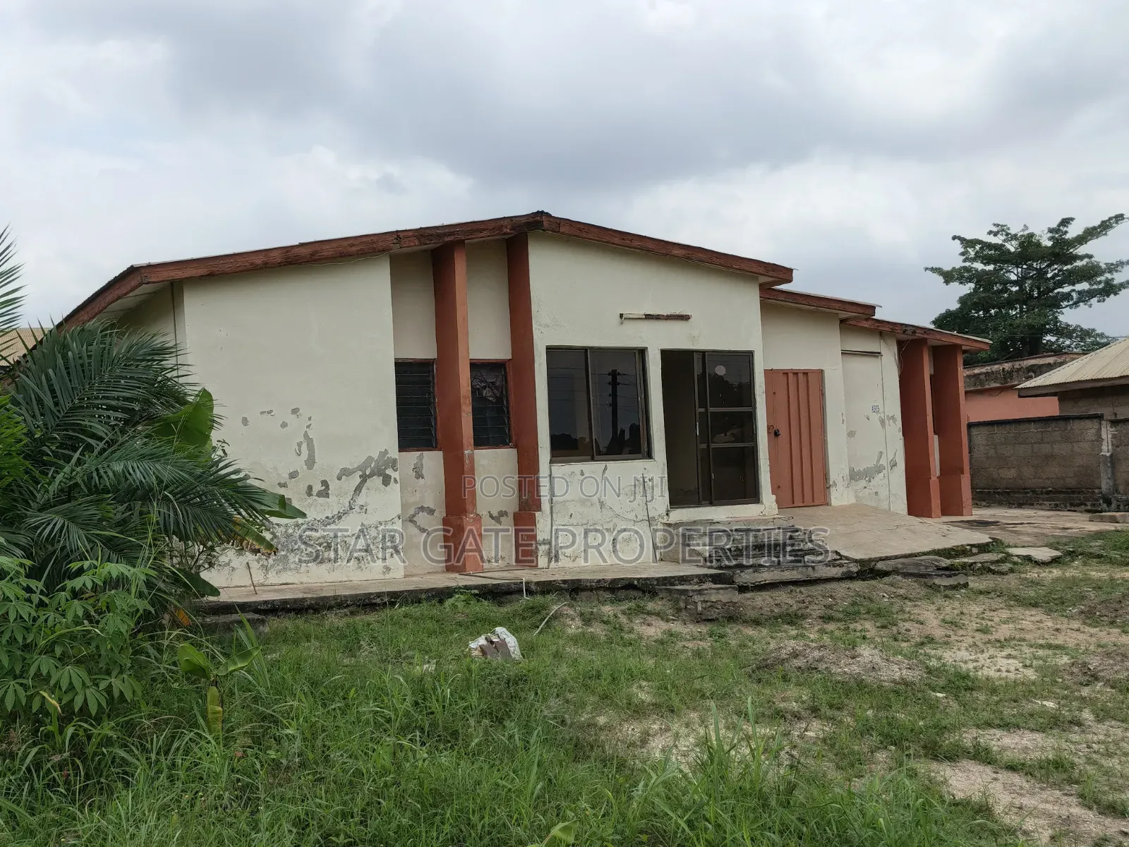 4bdrm House in Antoa Near Kenyasi, Kumasi Metropolitan for sale