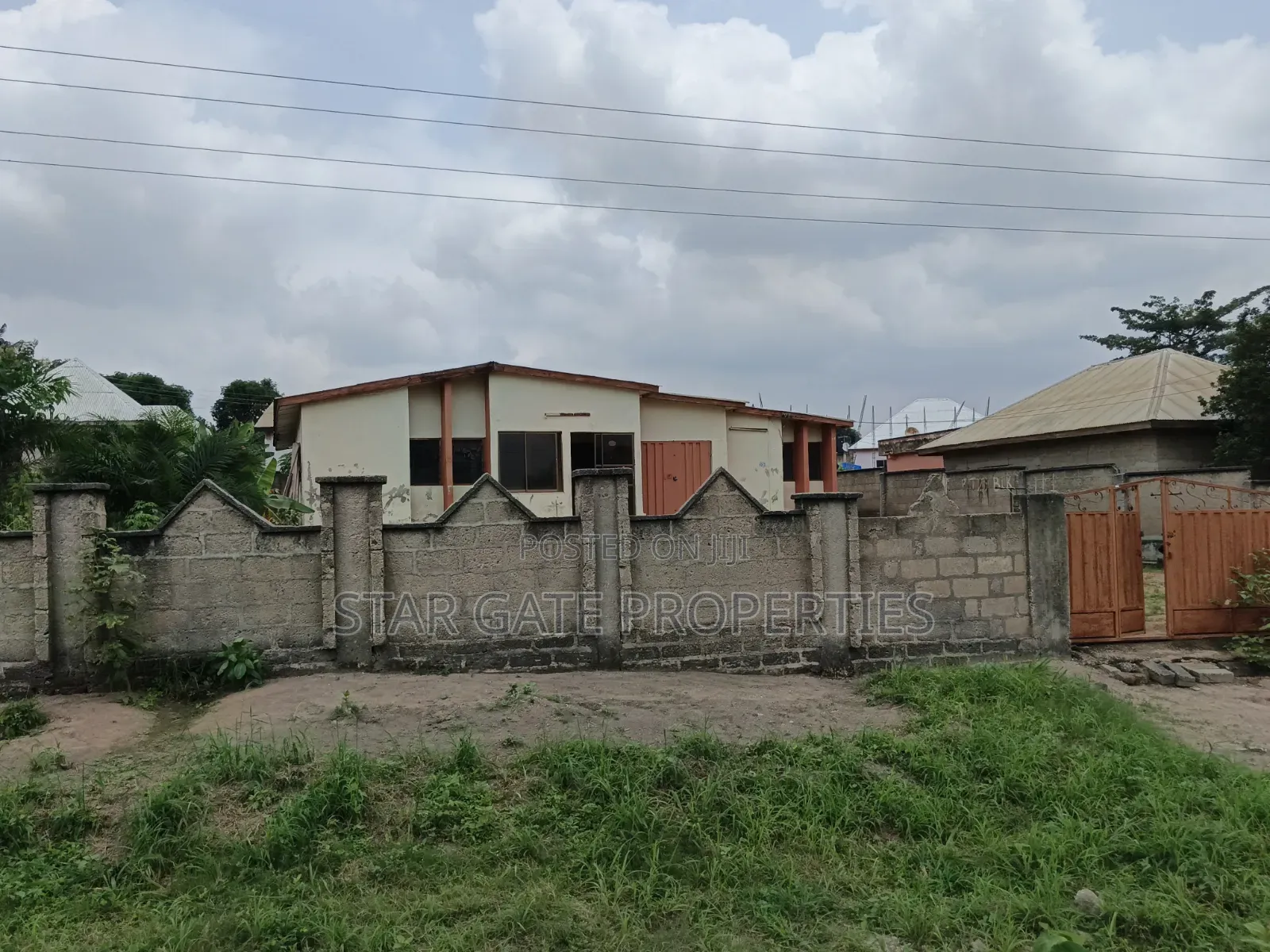 4bdrm House in Antoa Near Kenyasi, Kumasi Metropolitan for sale