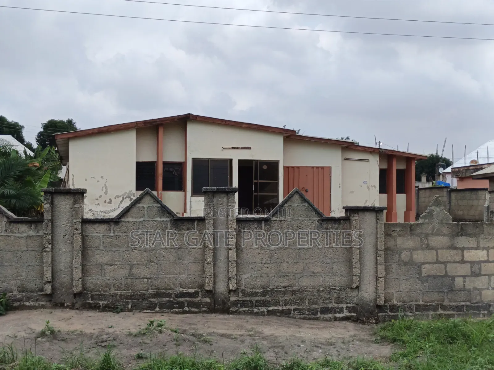 4bdrm House in Antoa Near Kenyasi, Kumasi Metropolitan for sale