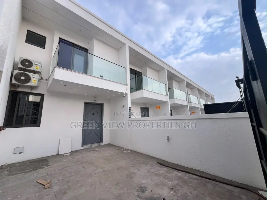 2bdrm Townhouse / Terrace in Ashaley Botwe for rent
