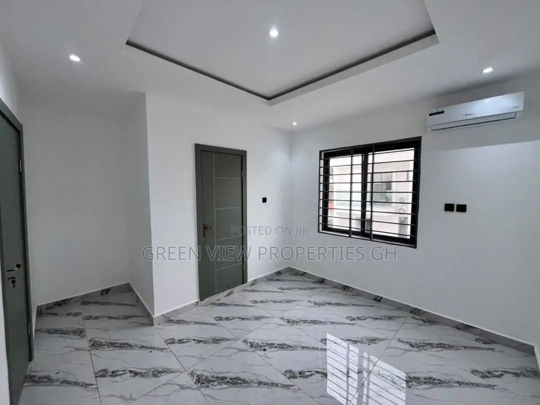 2bdrm Townhouse / Terrace in Ashaley Botwe for rent