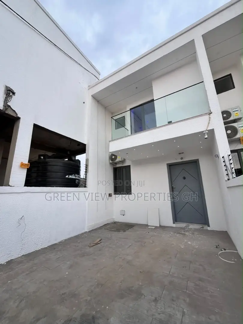 2bdrm Townhouse / Terrace in Ashaley Botwe for rent