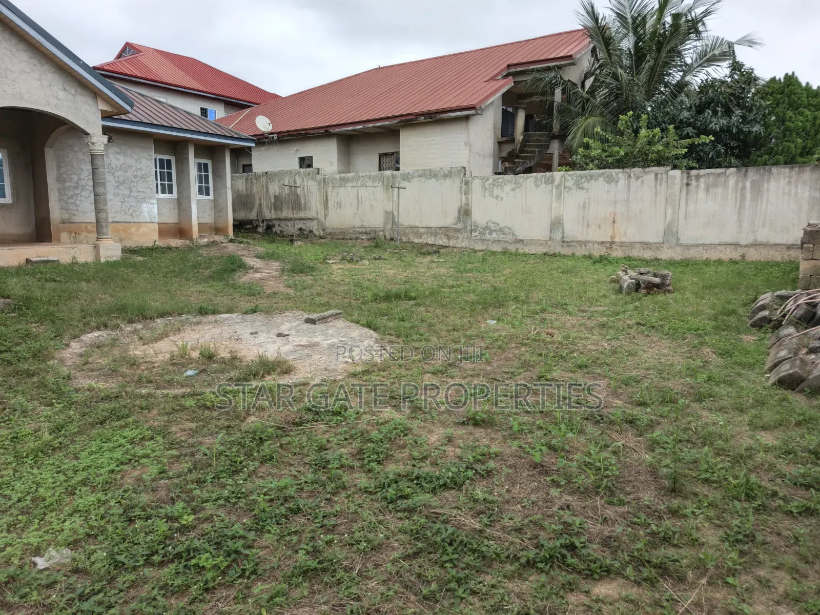 5bdrm House in Appiadu, Kumasi Metropolitan for sale