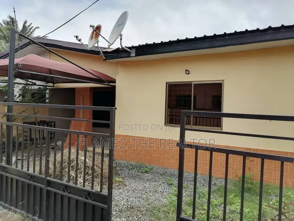 2bdrm House in Reggies Court, Pokuase for sale