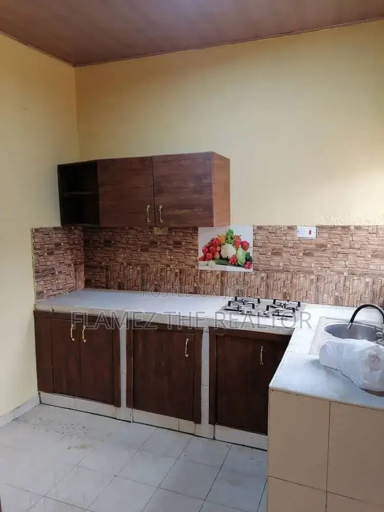 2bdrm House in Reggies Court, Pokuase for sale