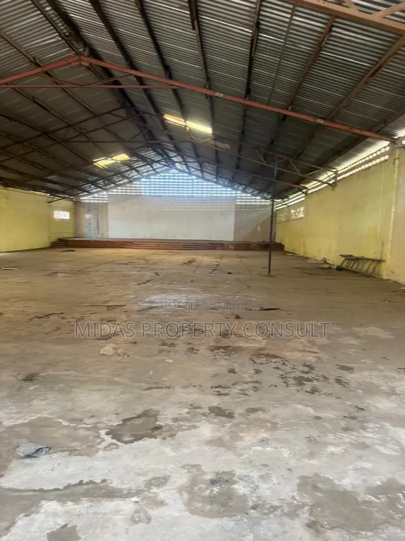 A Sizeable Warehouse for Sale at Achimota
