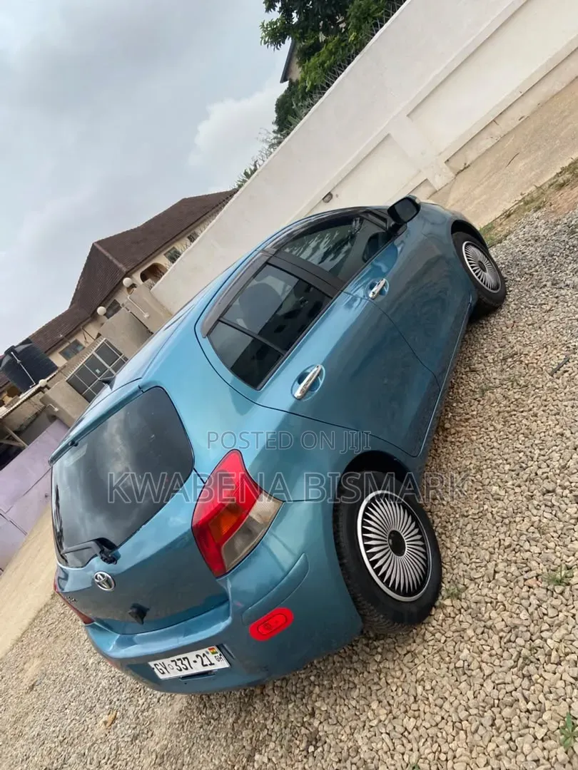 Toyota Vitz 2010