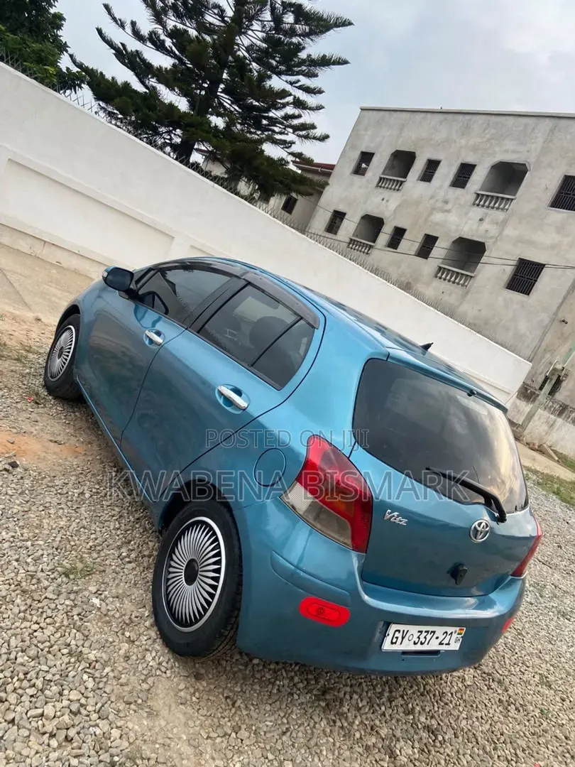 Toyota Vitz 2010
