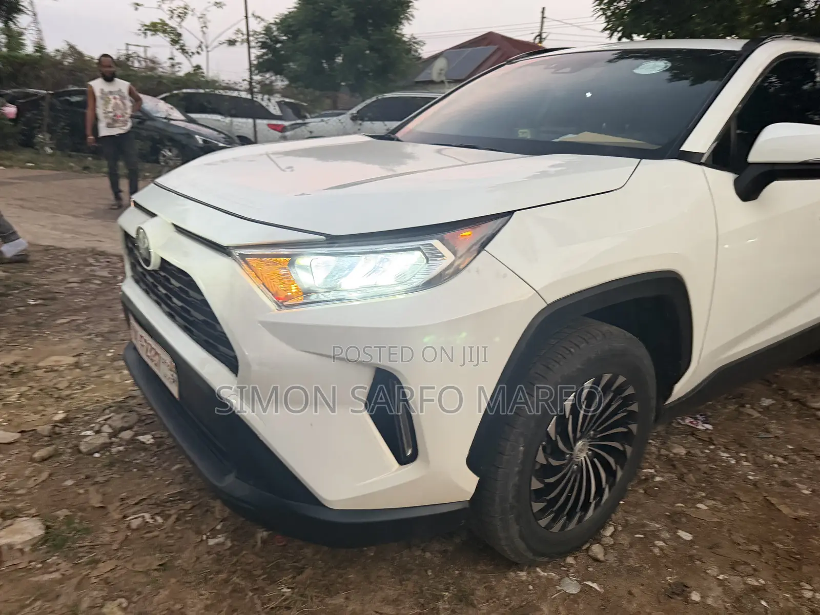 Toyota RAV4 LE 2021 White
