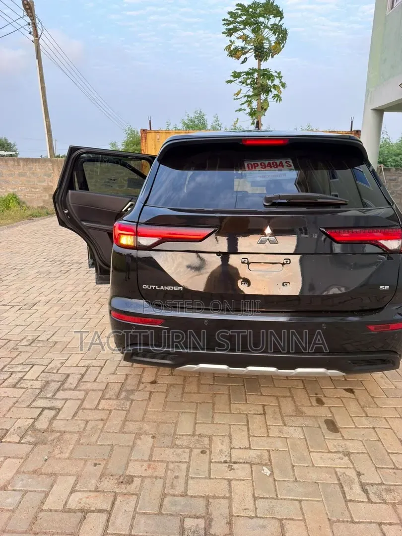 Mitsubishi Outlander SE 2024 Black