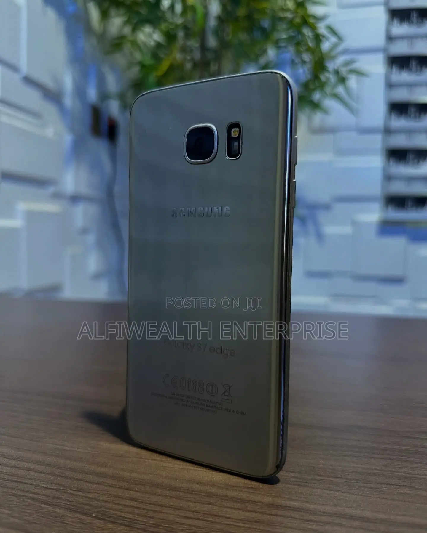 New Samsung Galaxy S7 edge 64 GB Gray
