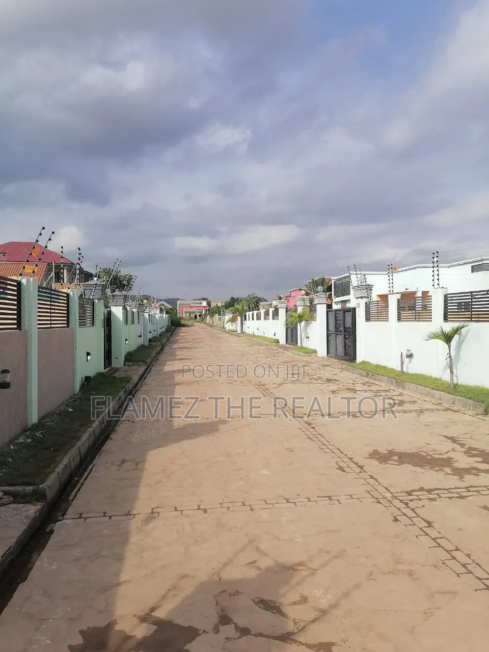 3bdrm House in Reggies Court, Amasaman for sale
