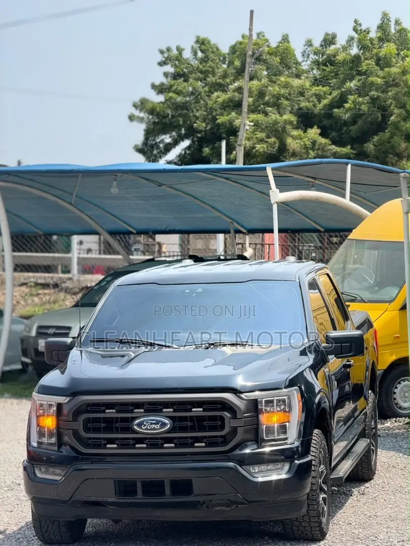 Ford F-150 XLT 2022 Black