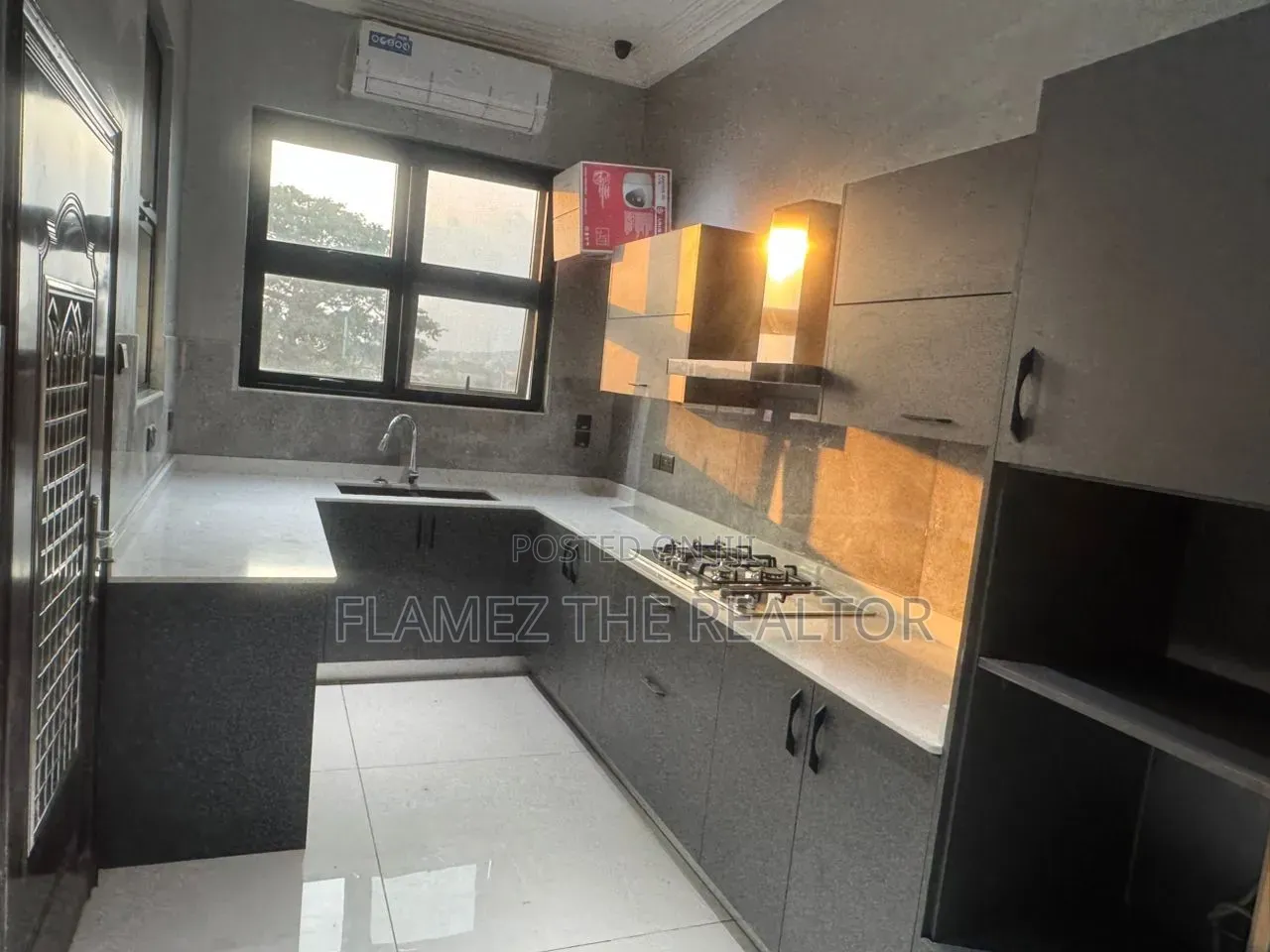 3bdrm Apartment in Spot M, Ola Achool Area for rent