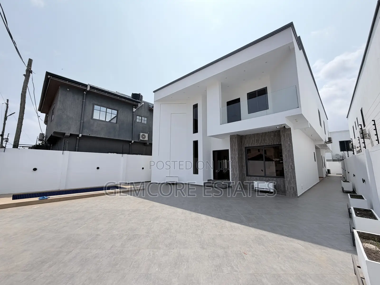 4bdrm House in School Junction, Ashaley Botwe for sale