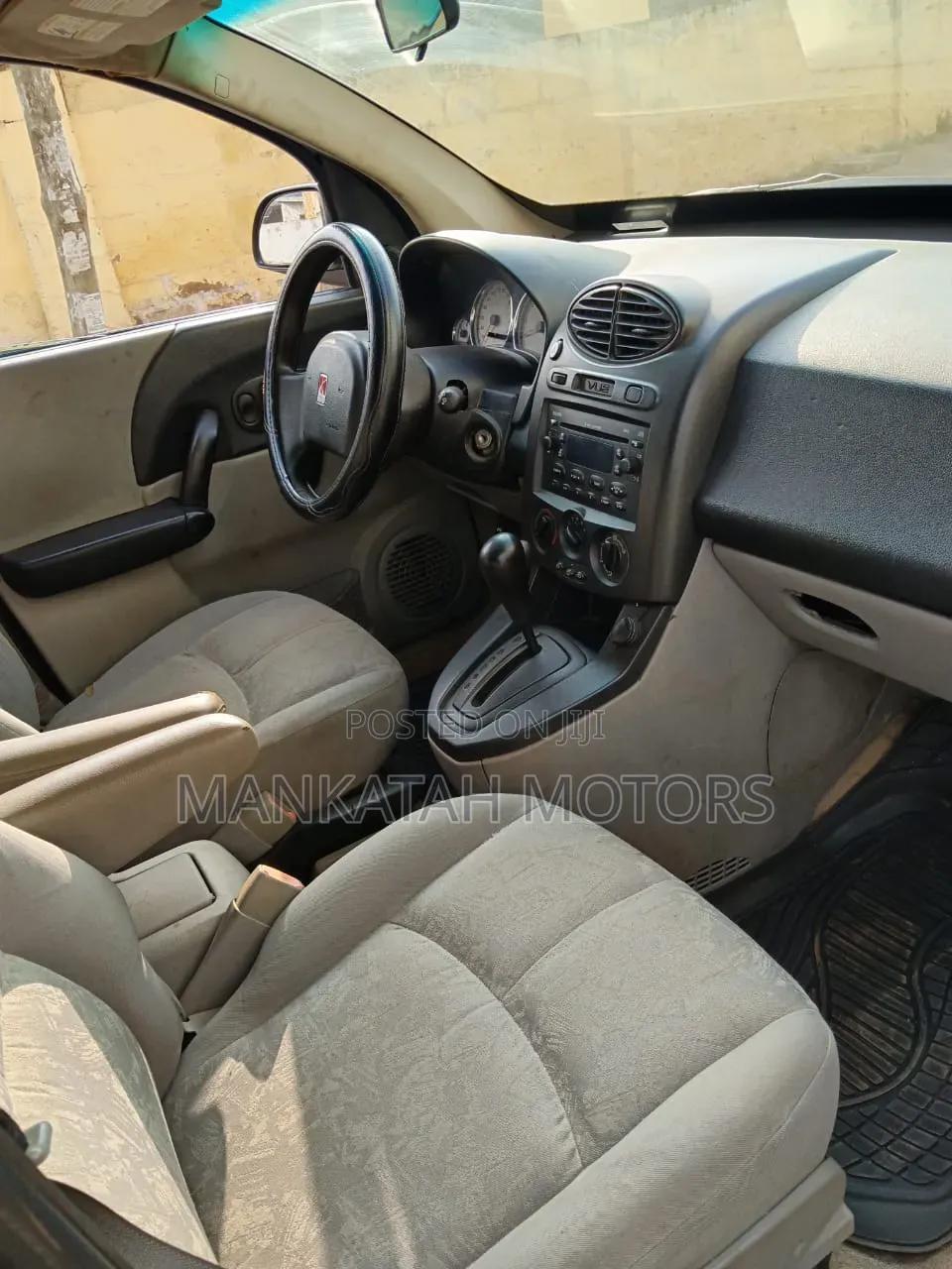 Saturn Vue 2004 Gray