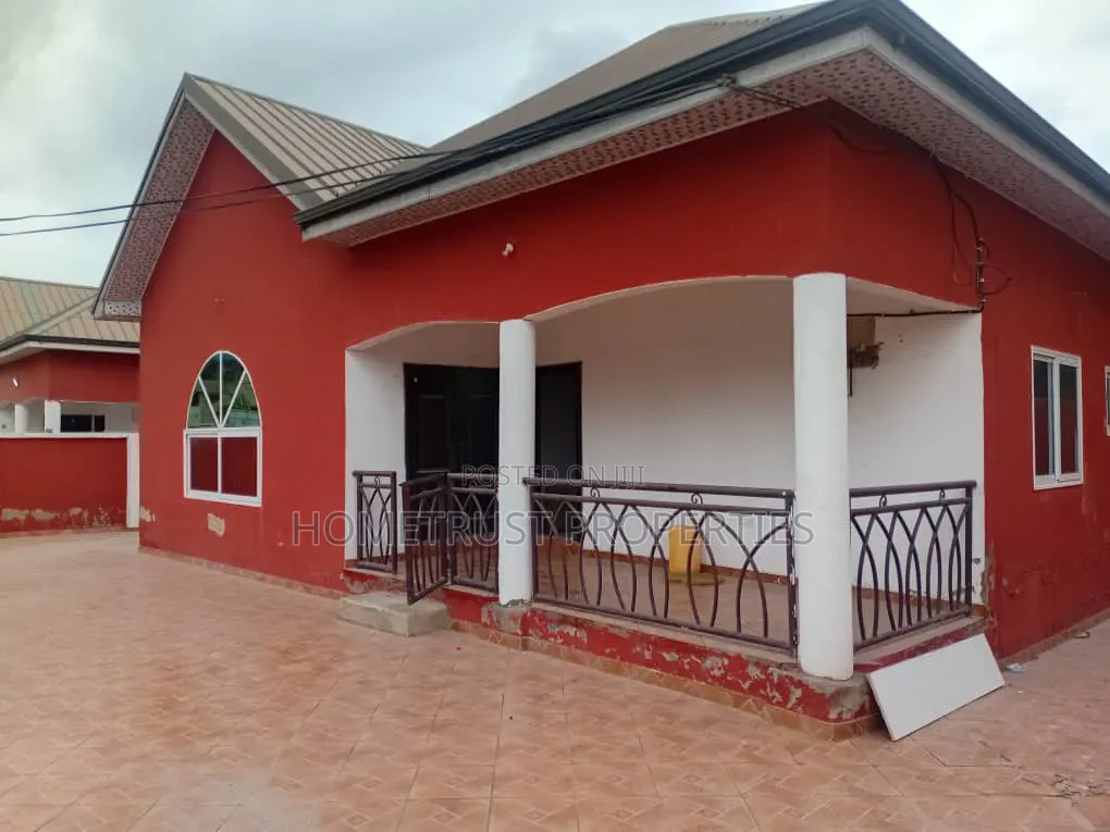 4bdrm House in Kwabenya Acp for rent