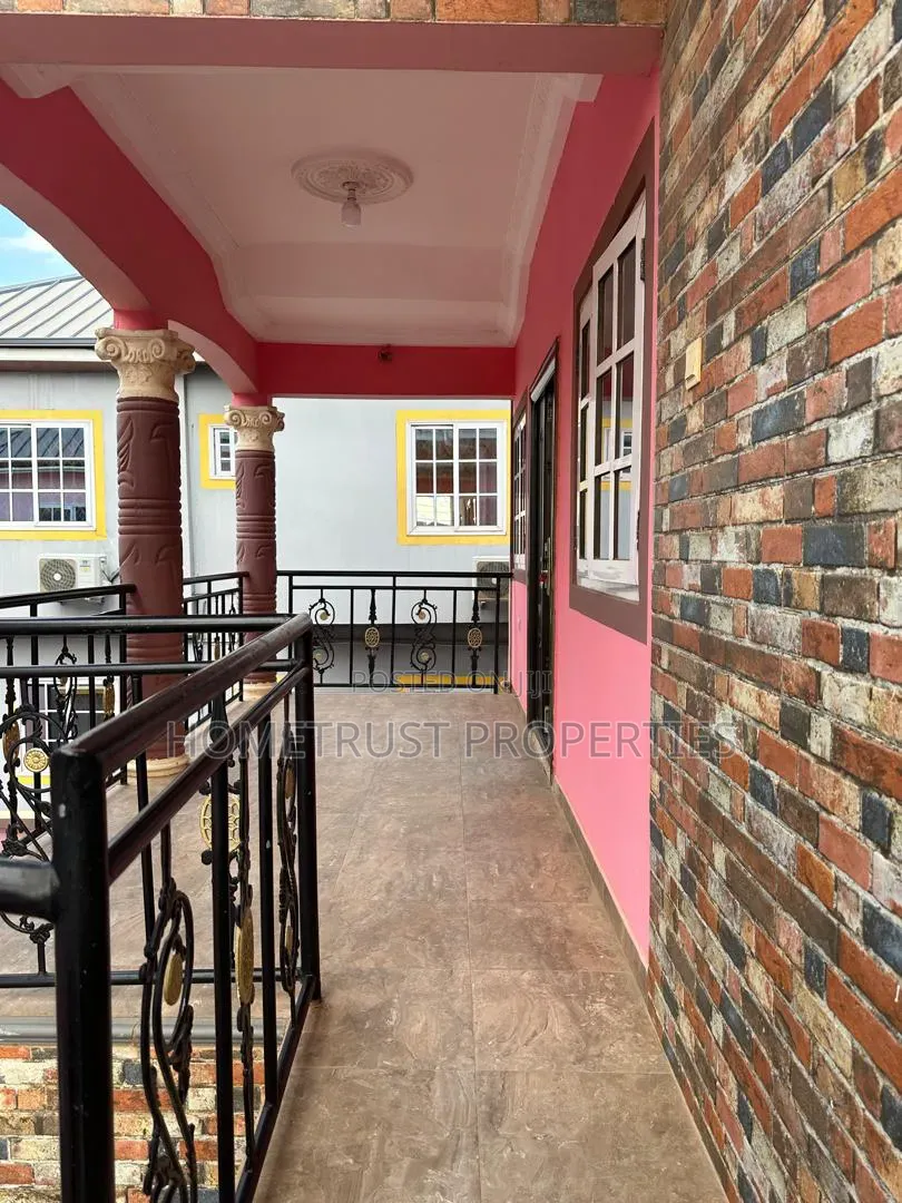 3bdrm Apartment in Ashongman Estate, Police Station for rent