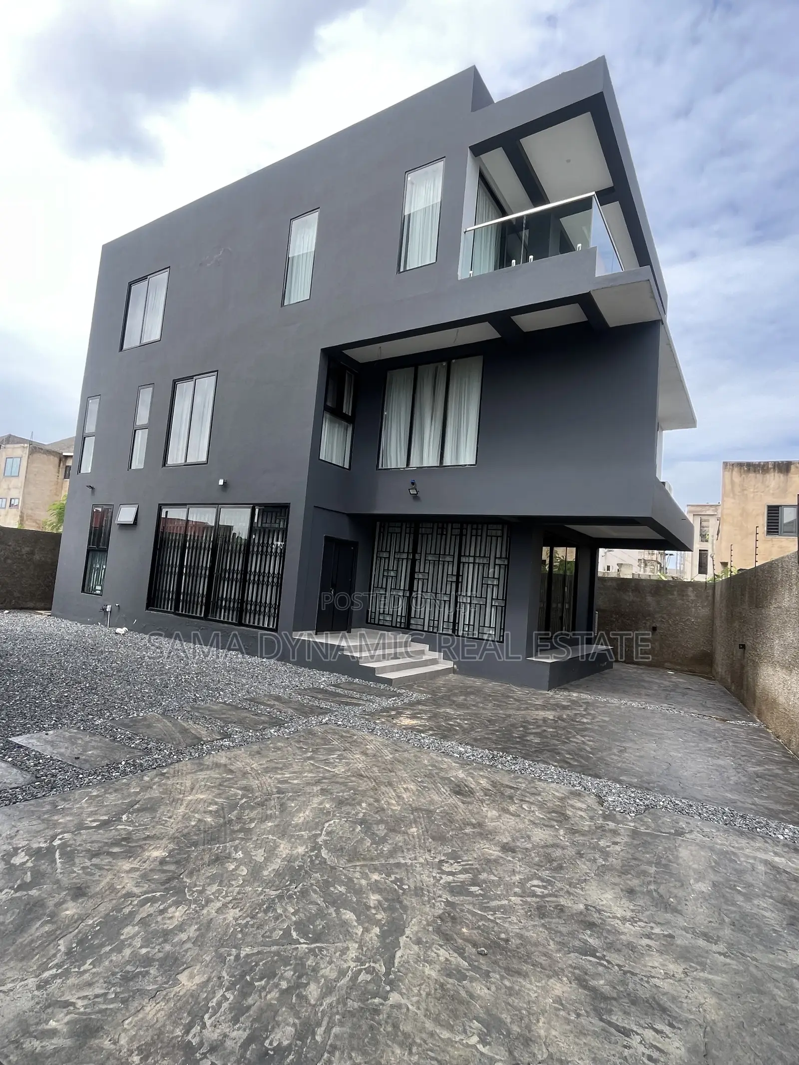 Furnished 4bdrm Townhouse / Terrace in Tseaddo for rent