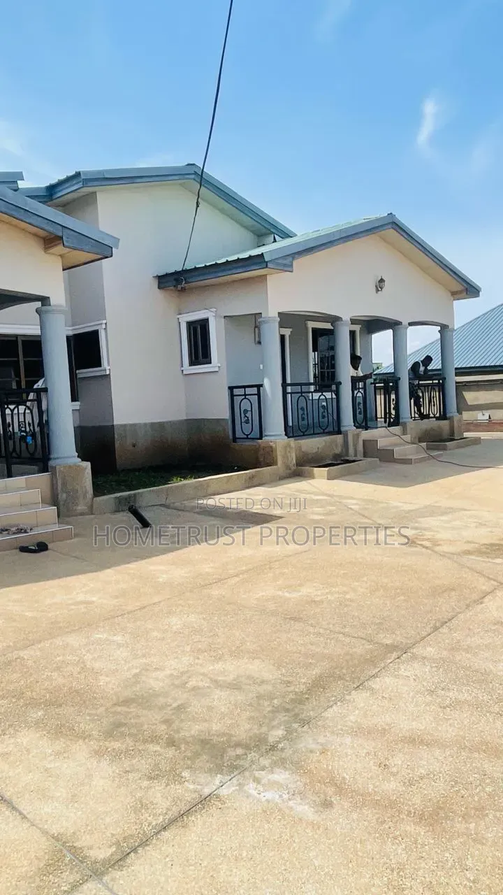 2bdrm Apartment in Ablekuma Ga Odumase, Pentecost for rent