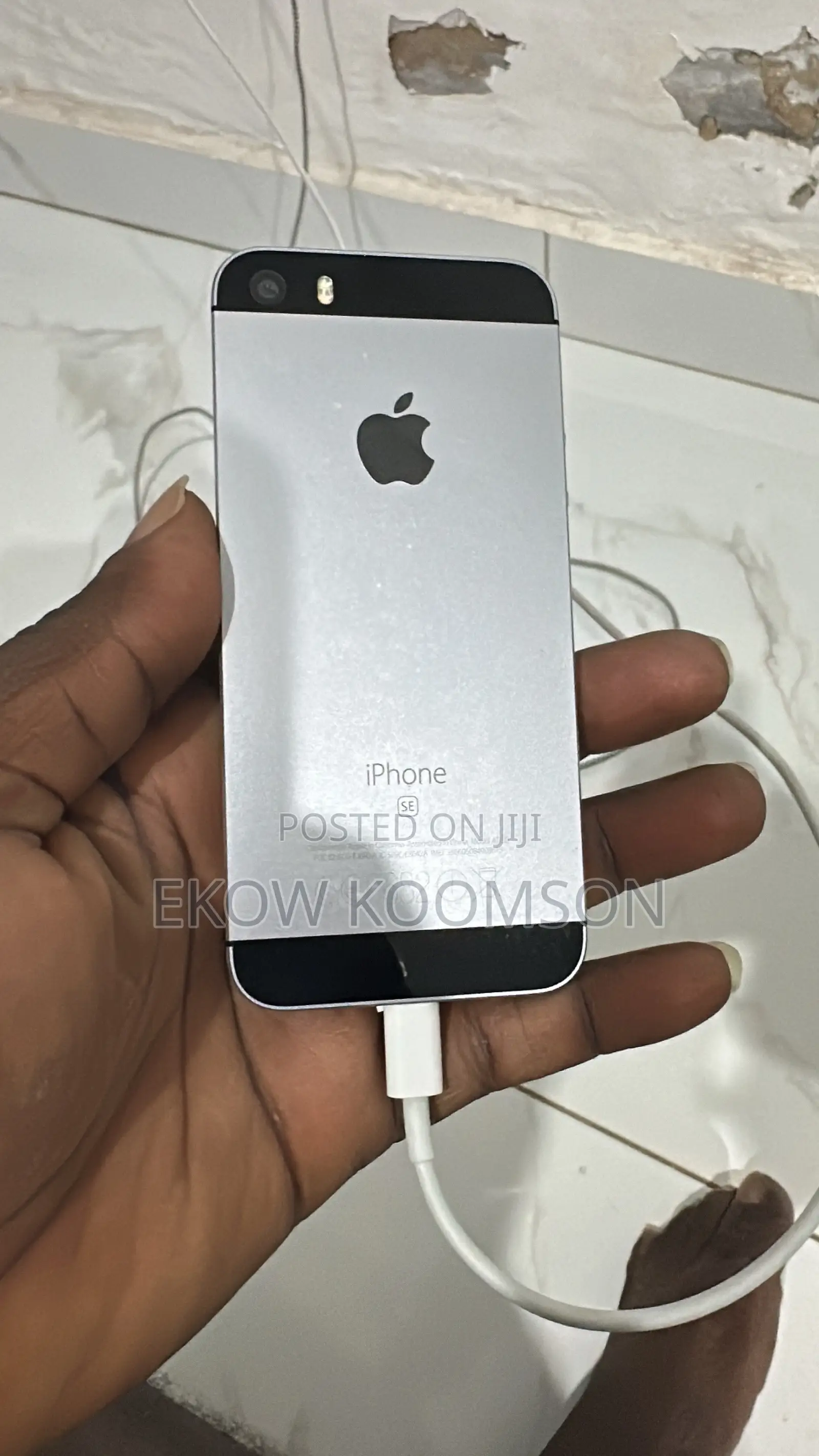 Apple iPhone SE 32 GB Gray