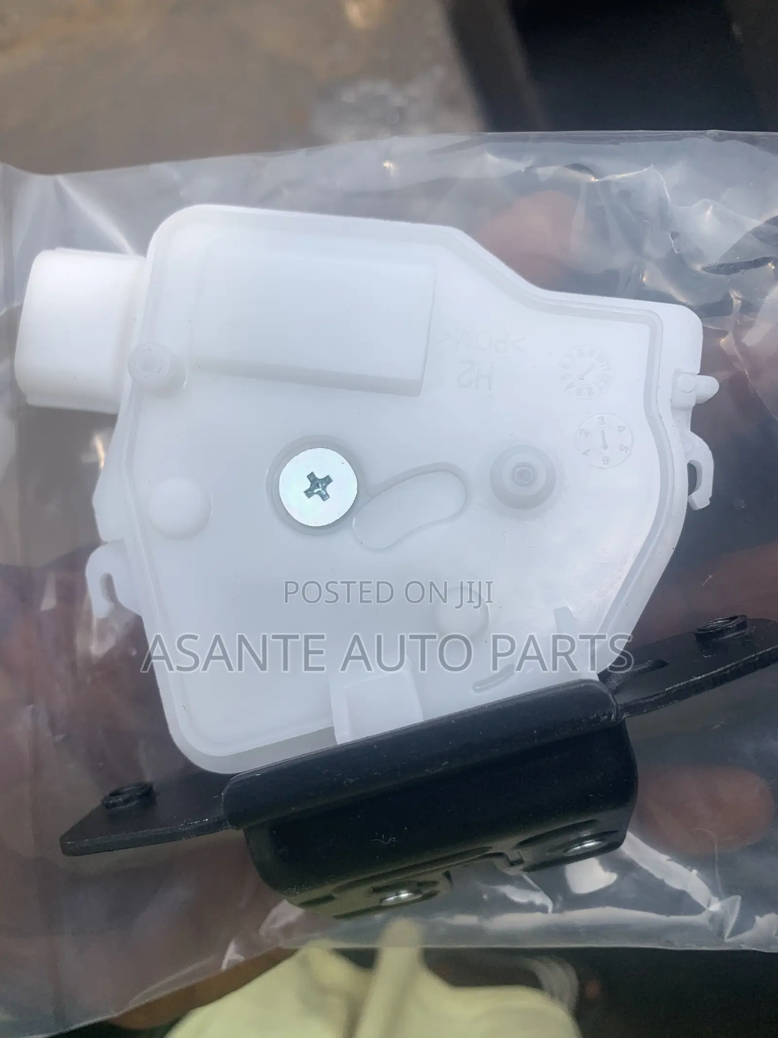 Toyota Vitz Boot Lock 2011-2016