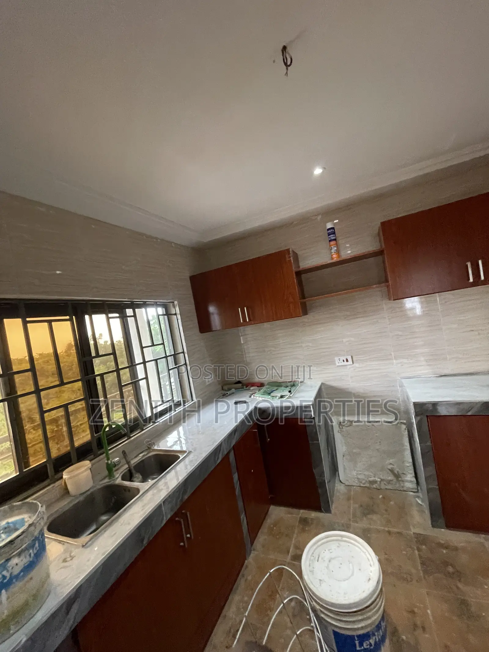 3bdrm Apartment in Zenith Realty, Old Barrier for rent