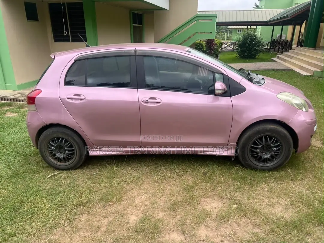 Toyota Vitz 1.3 AWD 5dr 2010 Pearl