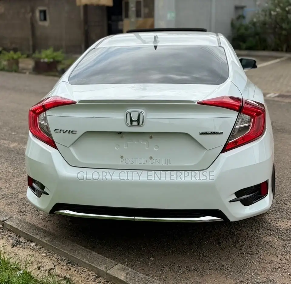 Honda Civic Touring Sedan 2019 White