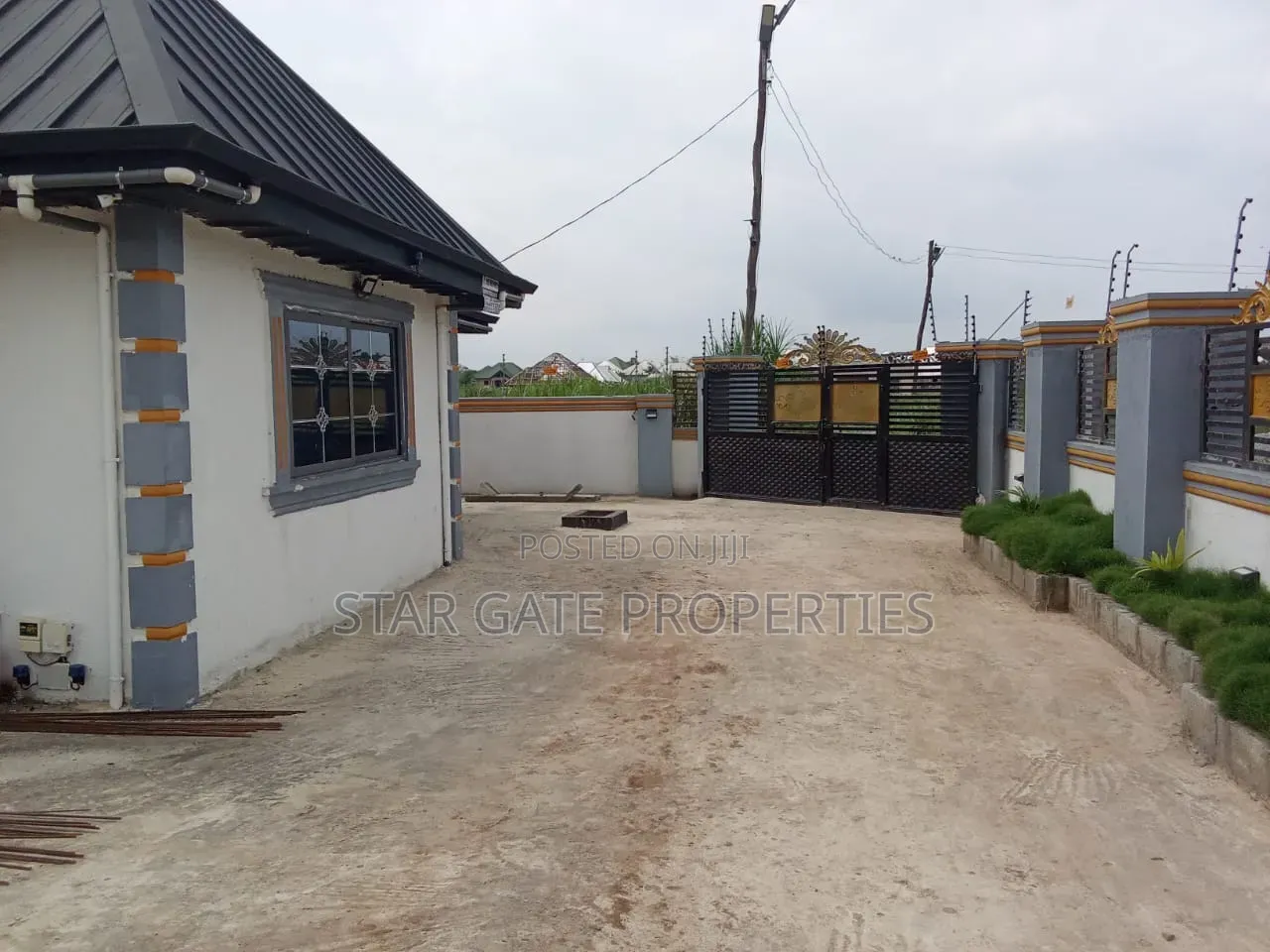 4bdrm House in Amoabeng , Near, Kumasi Metropolitan for sale