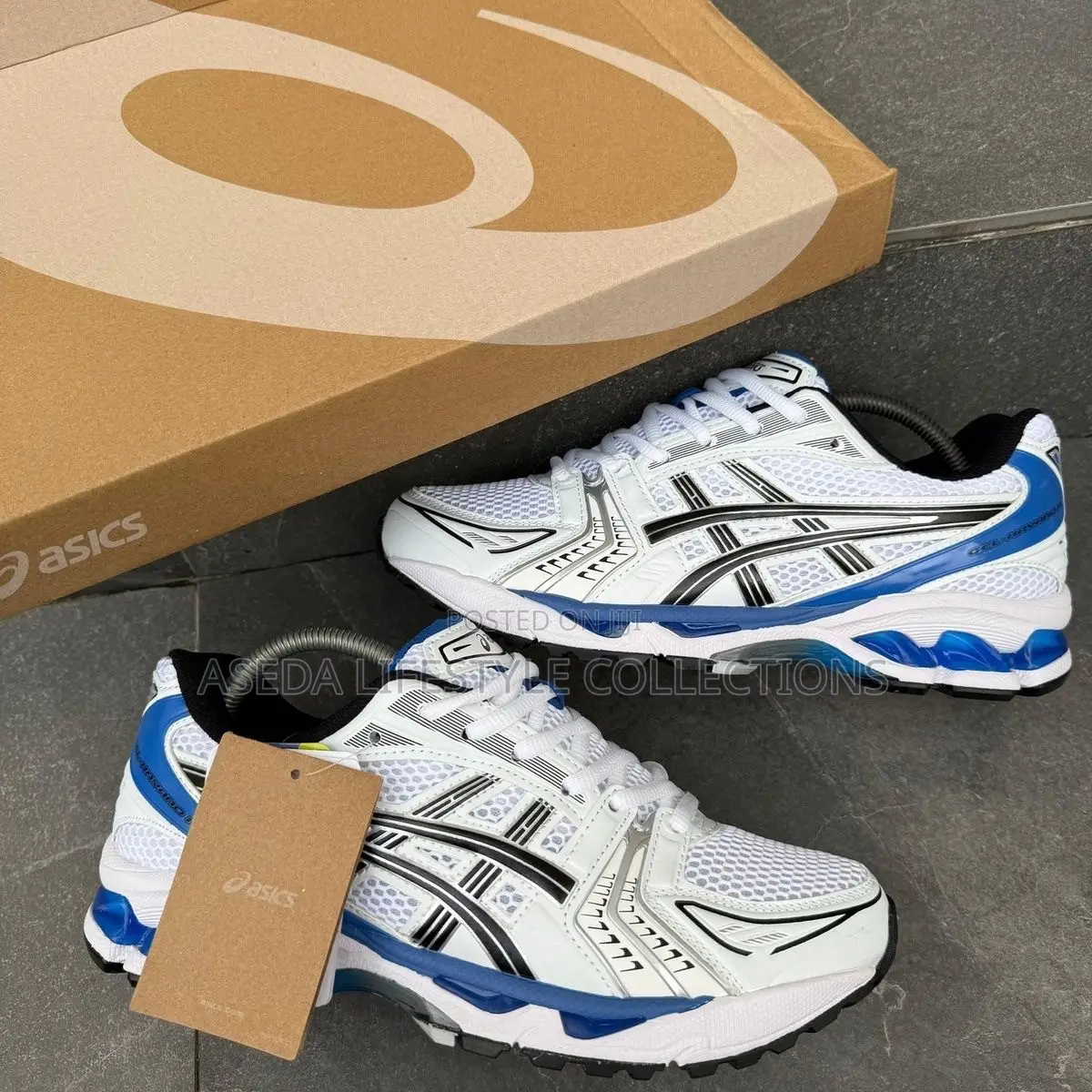 Asics Sneakers