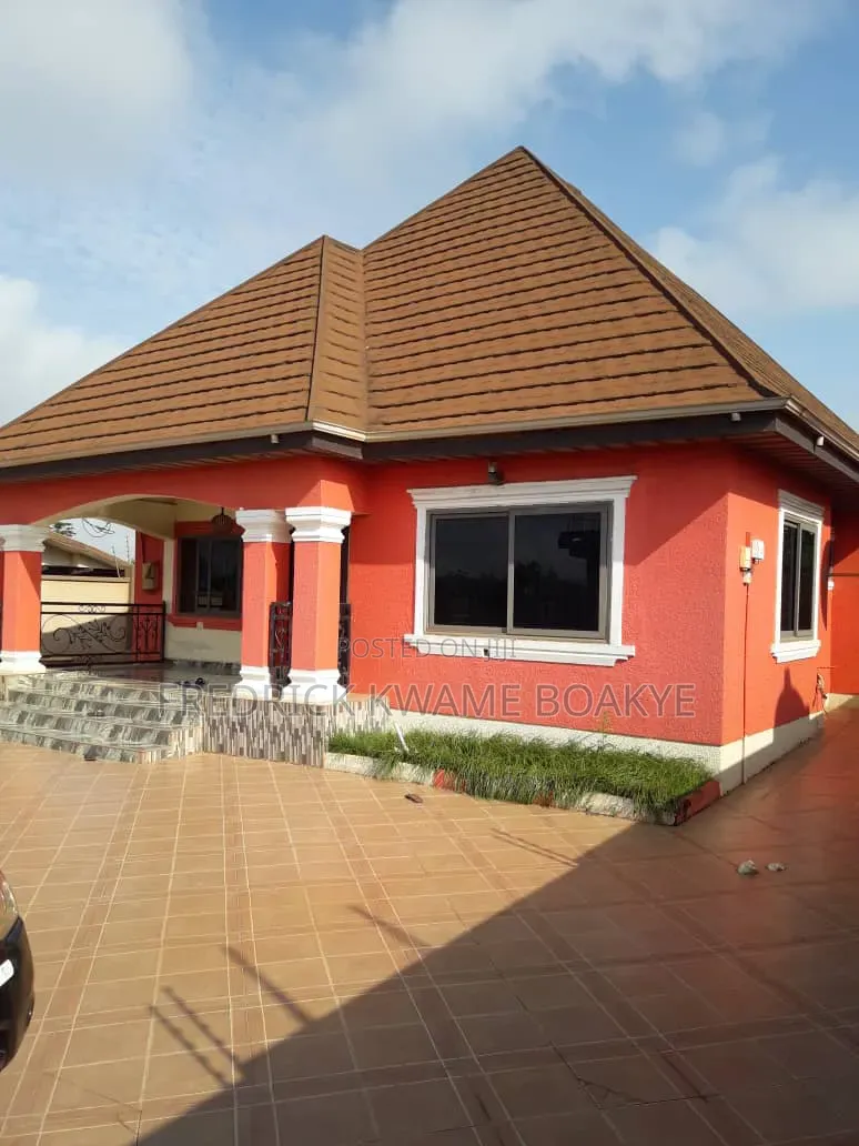 Furnished 4bdrm House in Brother K Estate, Kumasi Metropolitan for sale