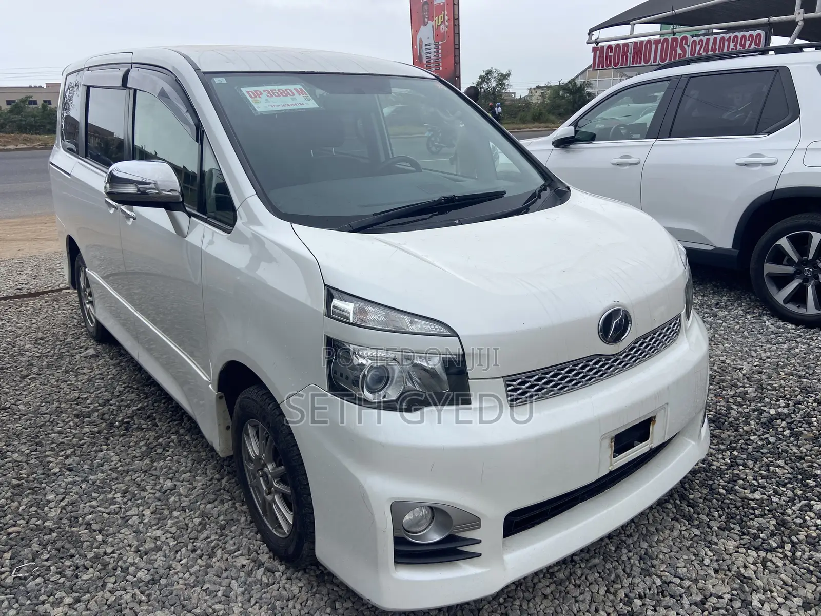 Toyota Voxy 2012 White