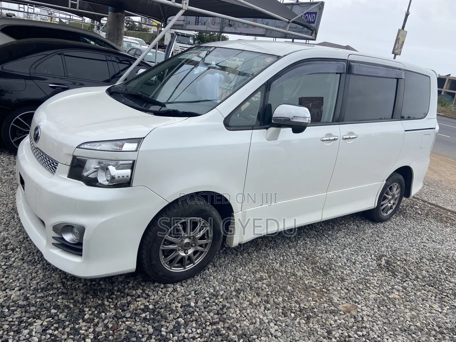 Toyota Voxy 2012 White