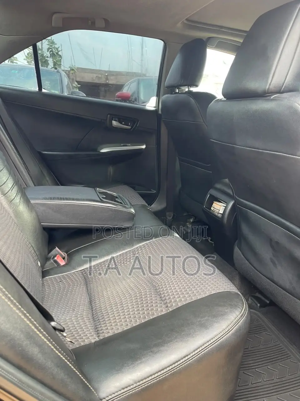 Toyota Camry SE 4dr Sedan (2.5L 4cyl 6A) 2013 Black