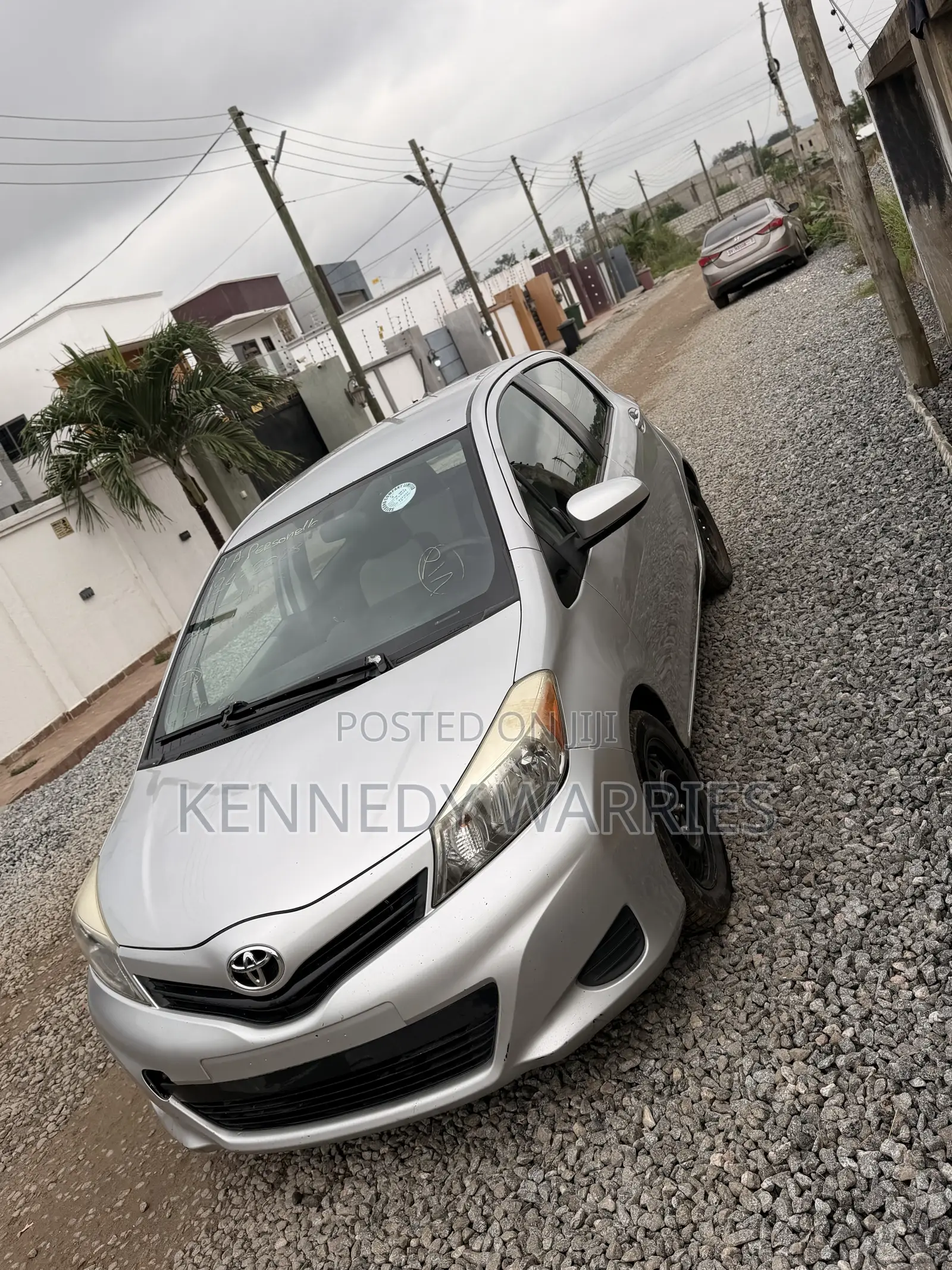 Toyota Yaris LE Hatchback 5dr 2012 Silver