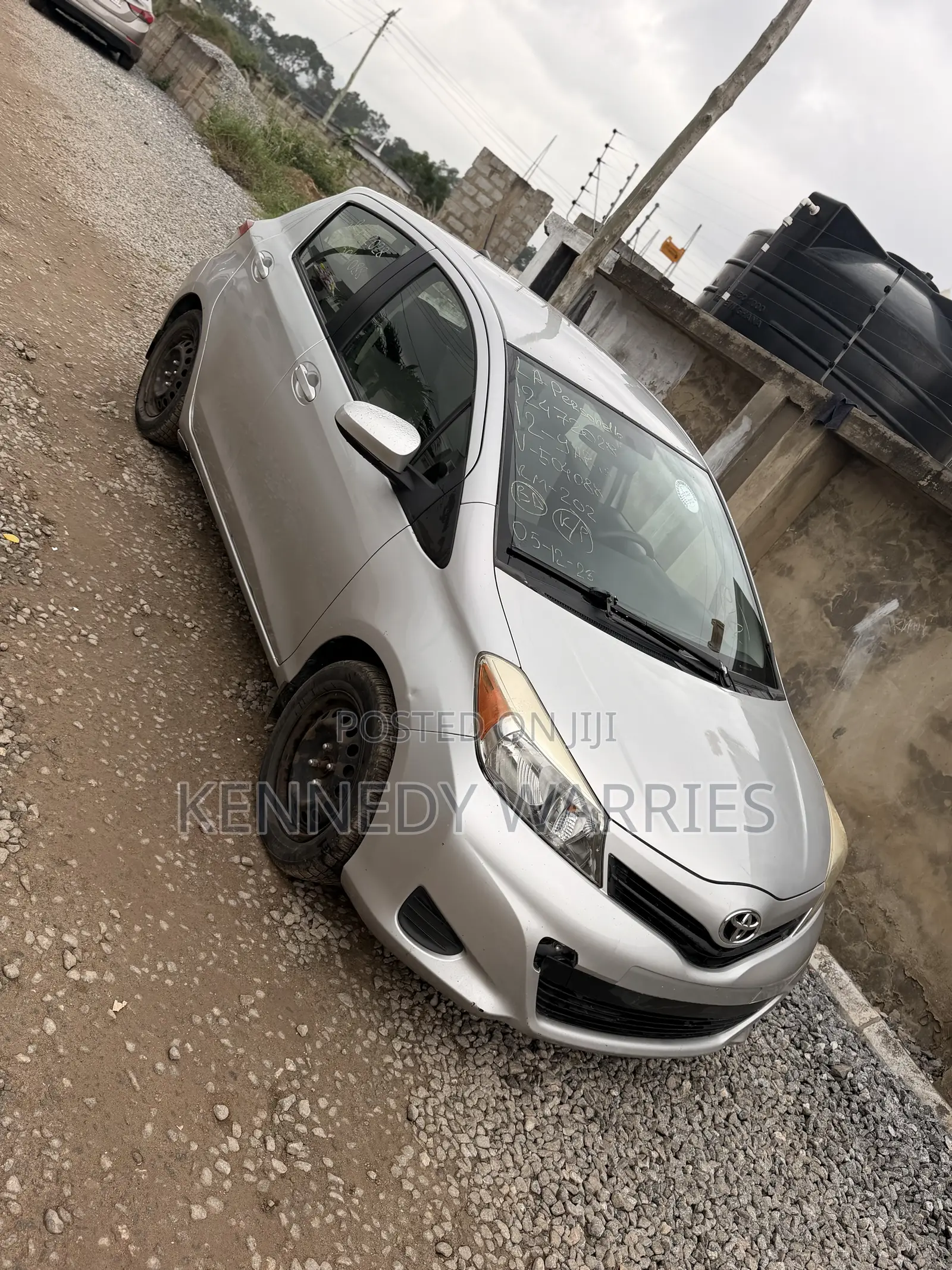 Toyota Yaris LE Hatchback 5dr 2012 Silver