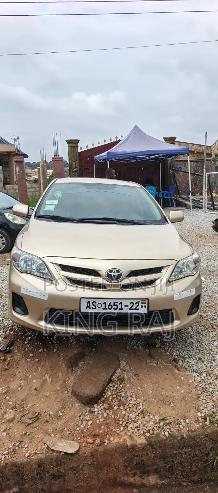 Toyota Corolla 2012 Gold