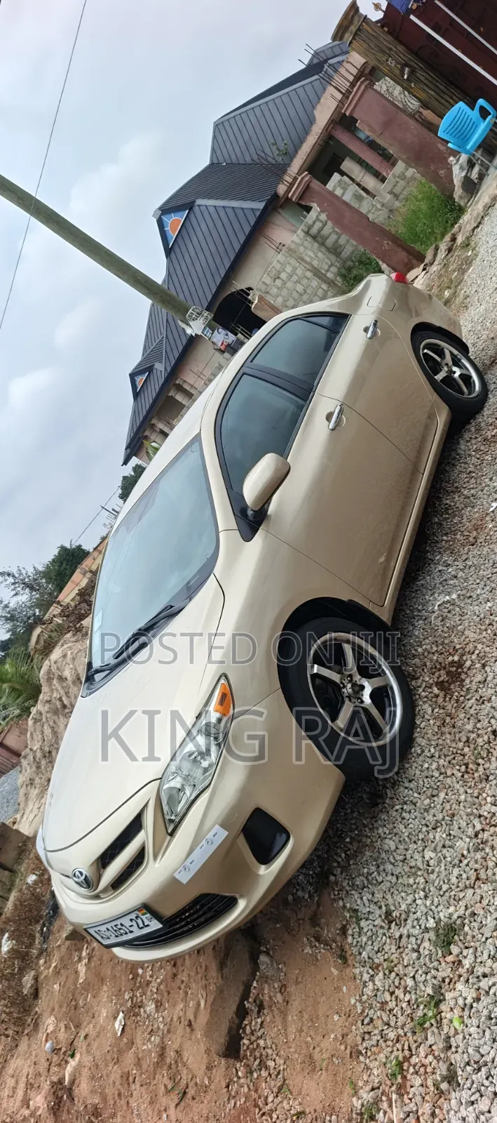 Toyota Corolla 2012 Gold