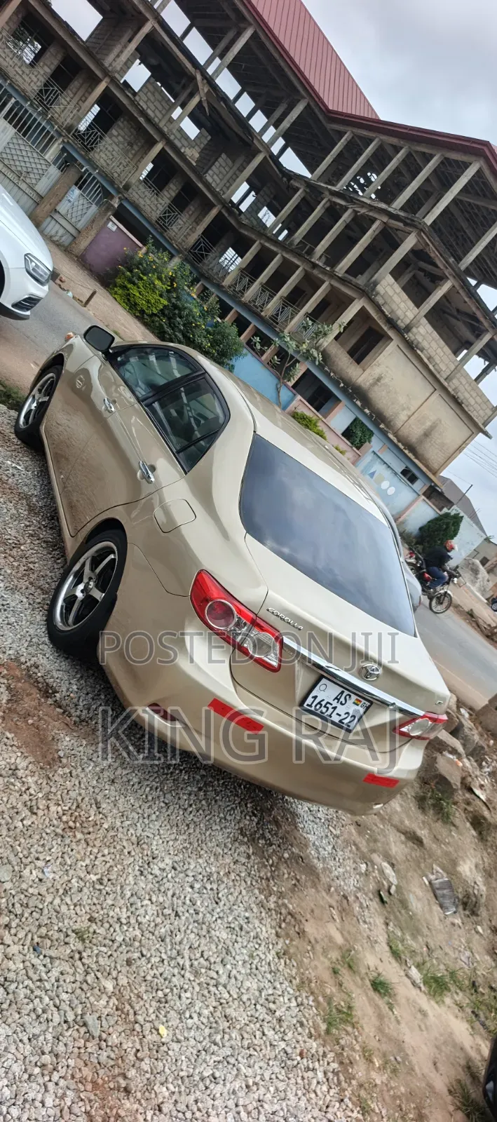Toyota Corolla 2012 Gold
