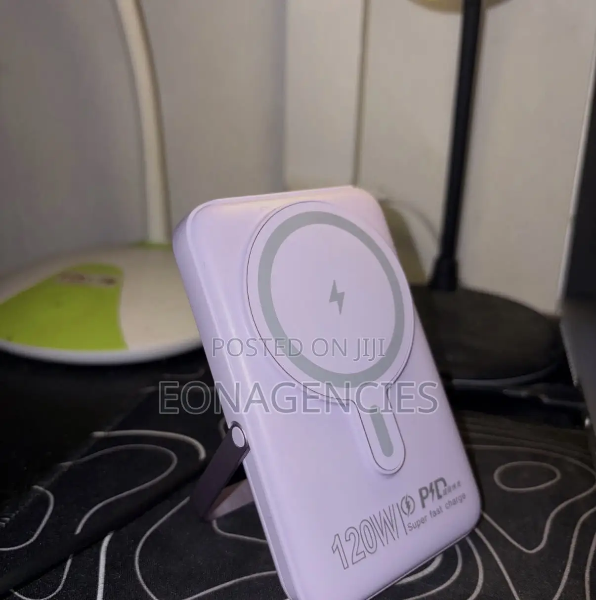 Magnetic Power Bank With 20W PD Fast Charging