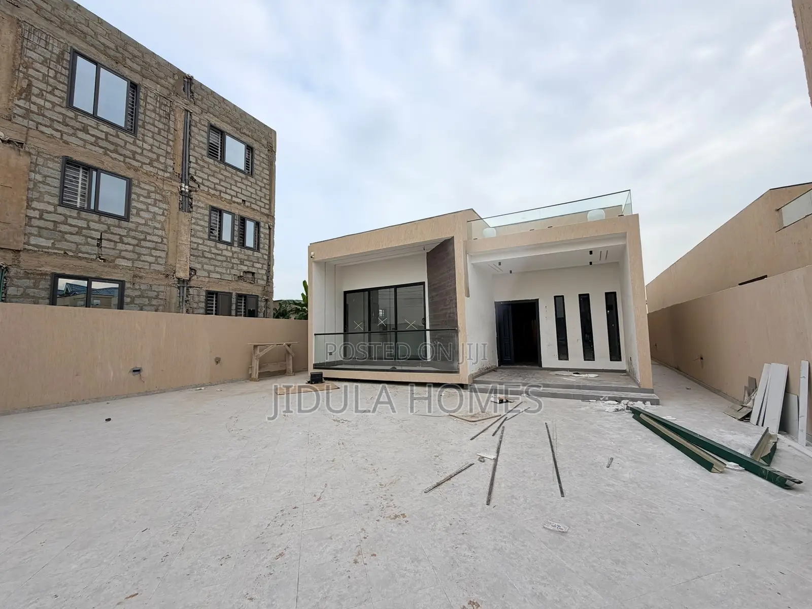 3bdrm House in Lakeside Estate for rent