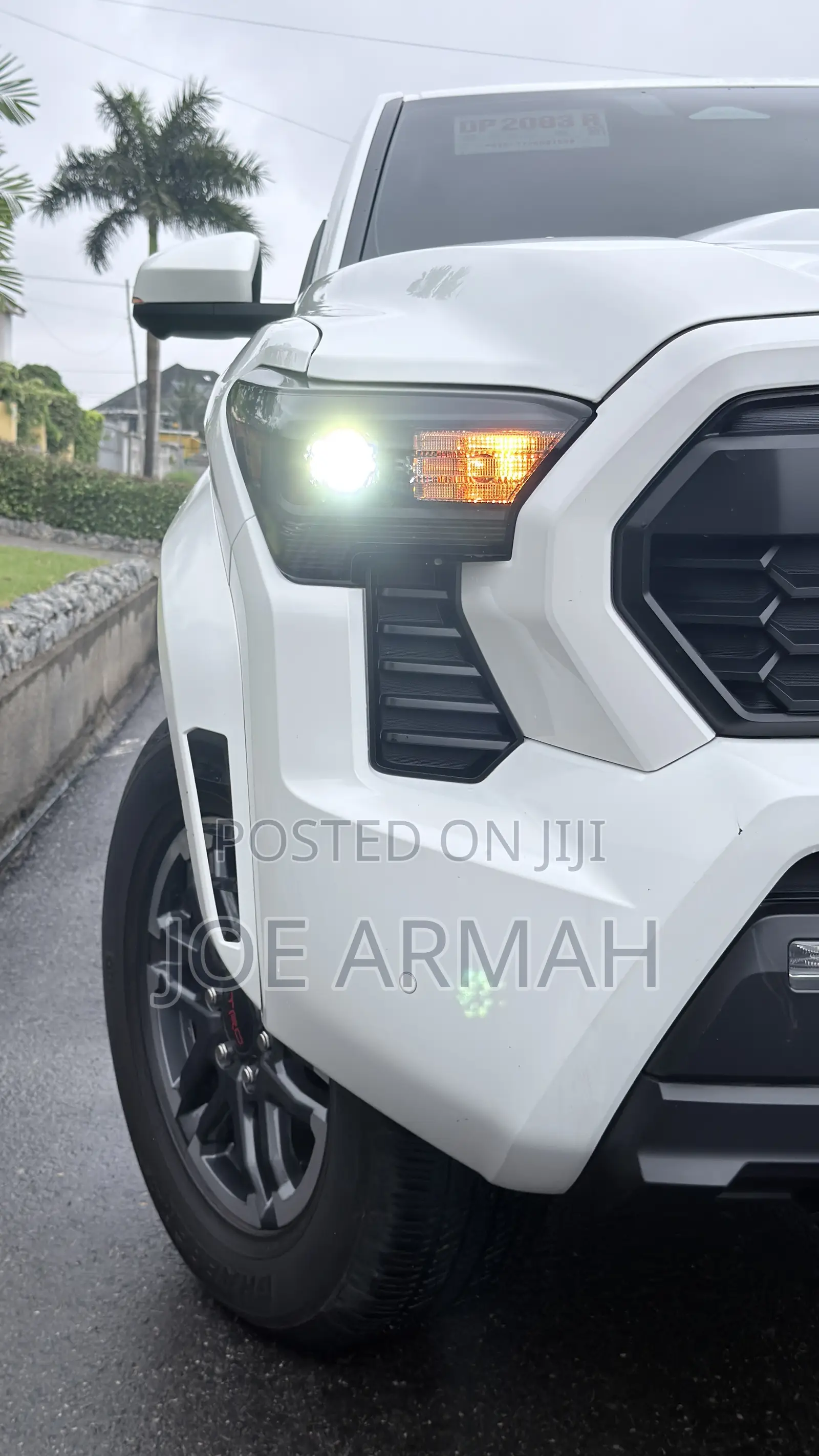 Toyota Tacoma 2024 White